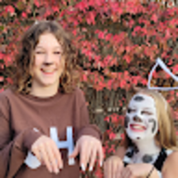 Meet your Posher, Adria - Picture 1 of 1